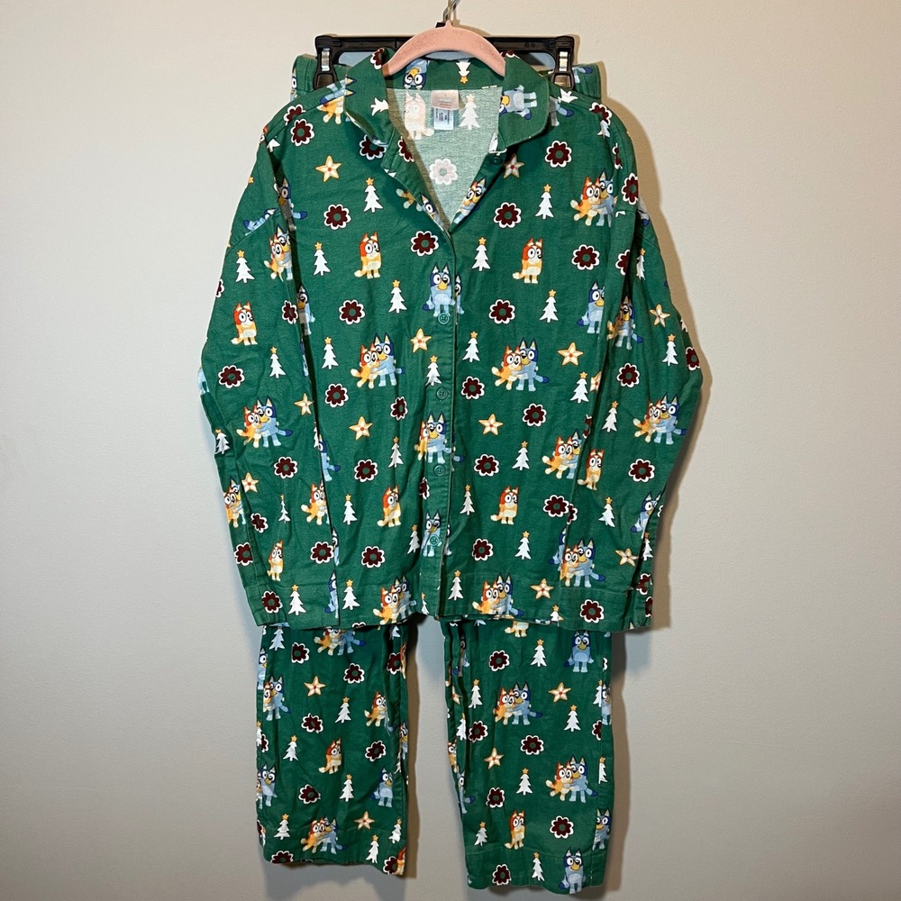 Hanna Andersson Bluey Christmas Flannel Pajama Set Green Women's Small 2 Piece